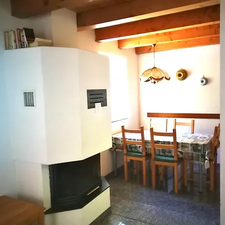 Rustico Nocciolo Alpesi faház Maggia